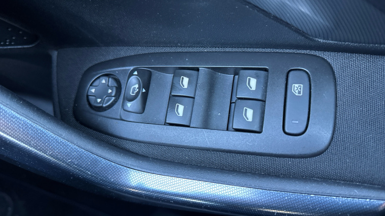 Peugeot 2008 1.5 BlueHDi 100 Allure 5dr Diesel Estate